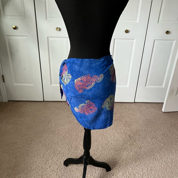 Beach Sarong - Picture 3 of 4